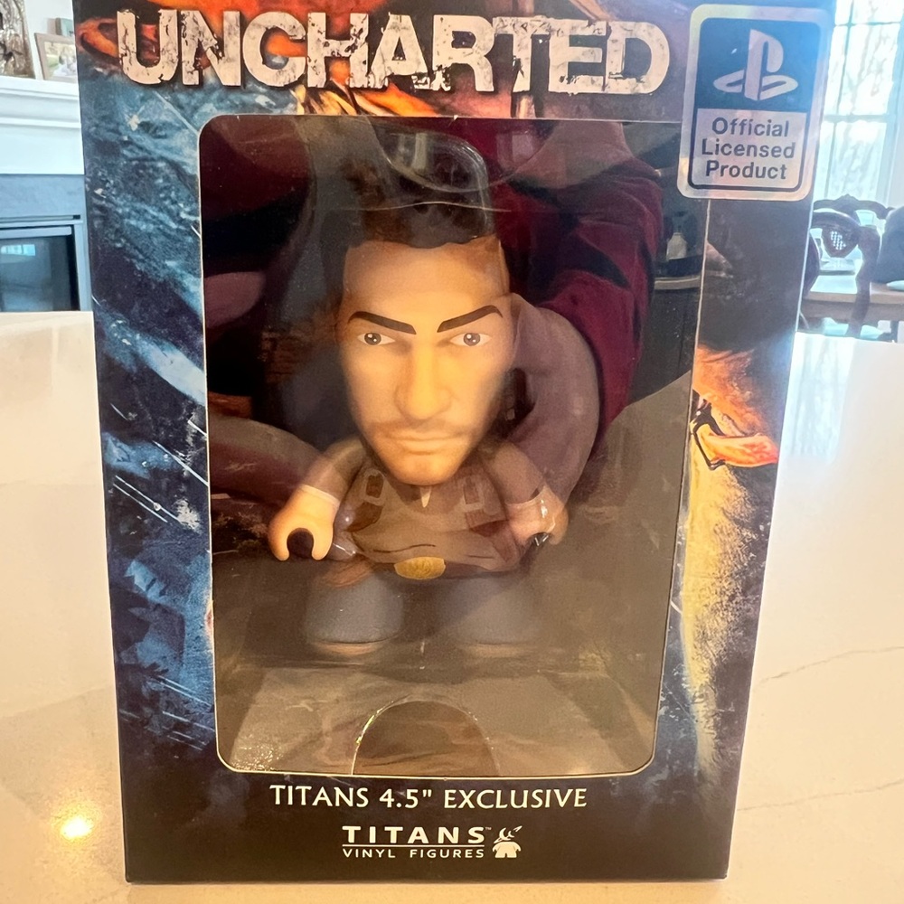 Titan Uncharted Vinyl Figure - Nathan Drake